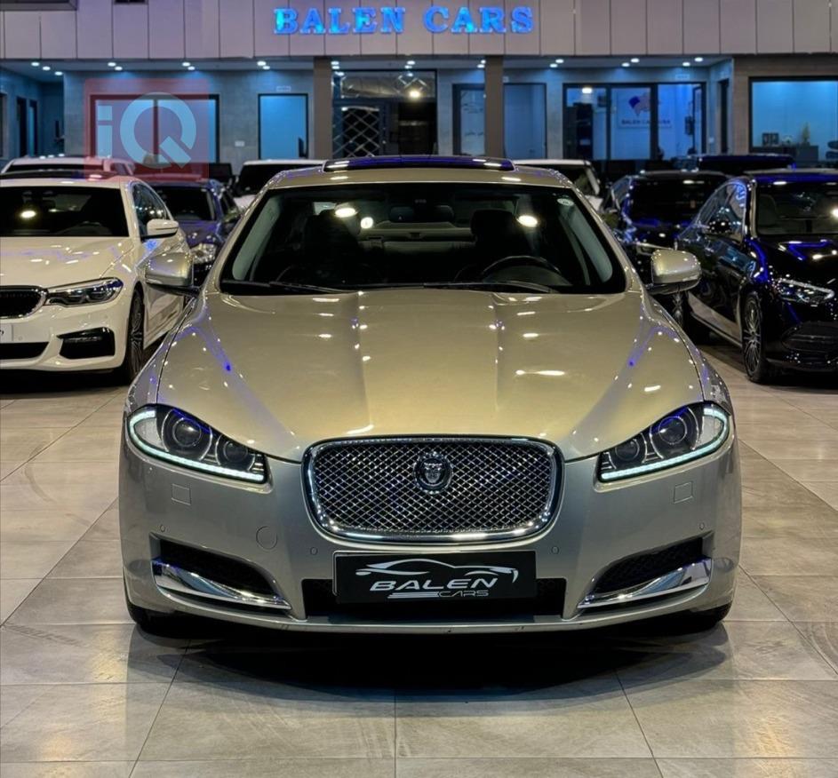 جاكوار XF